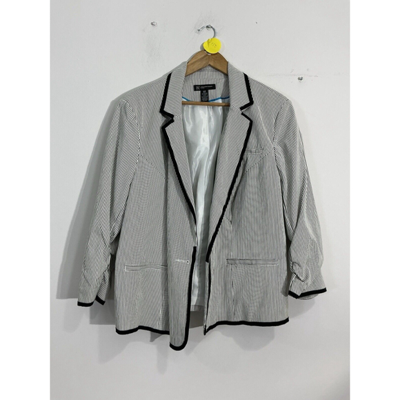 Womans Inc. Woman 18 W White Black Stripe 3/4 Sleeve Scrunched Lined Blazer - Picture 1 of 8